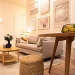 Superb flat in Champs Elysées