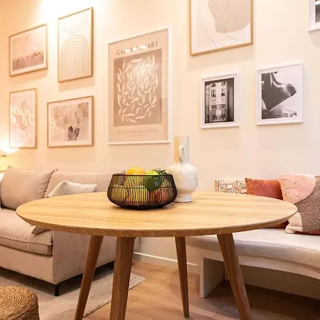 Superb Flat In Champs Elysees Apartment Paris