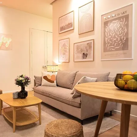 Apartment Superb Flat In Champs Elysees Paris